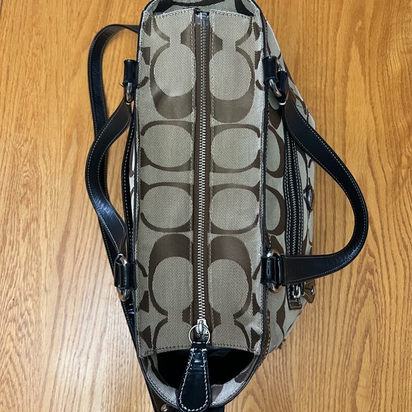 Coach Gallery Tote In Signature Canvas. Gently used in Great Condition. - Picture 2 of 10
